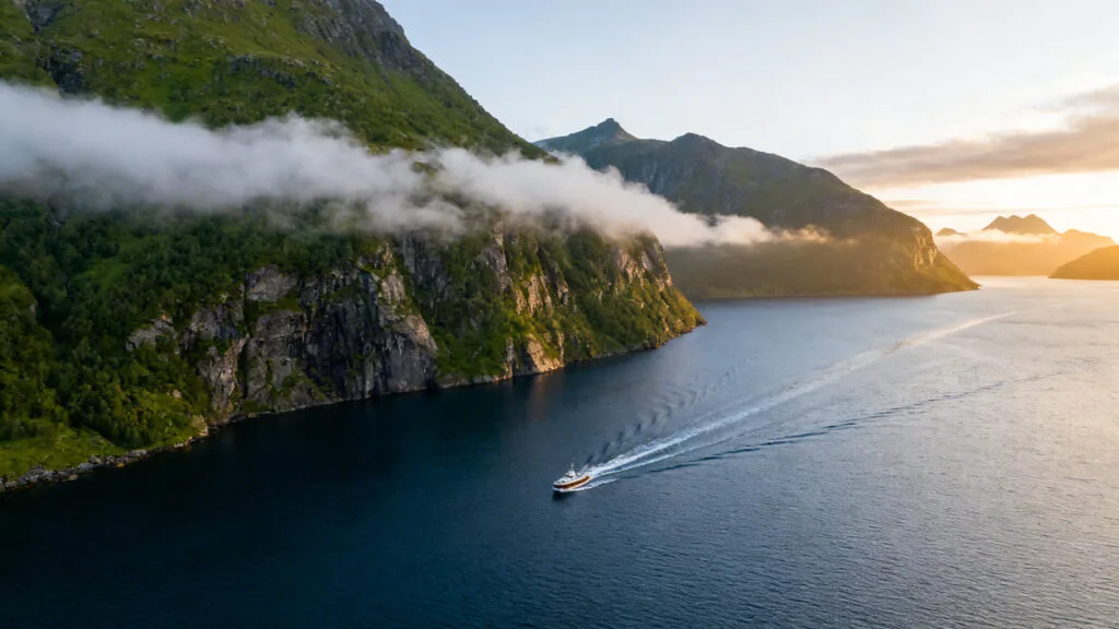 Fjord scandinave pour une échappée fraîche en été