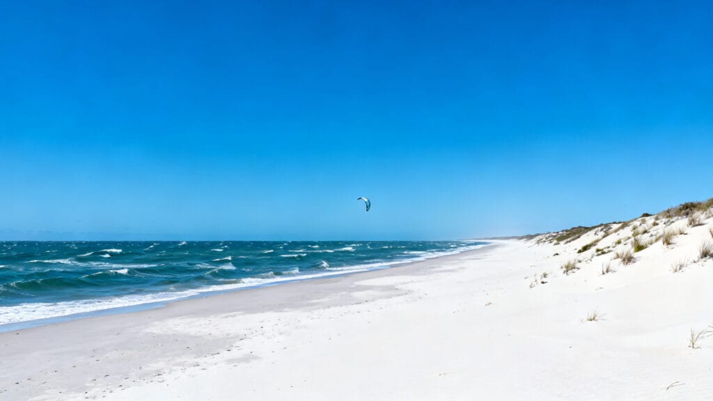 Grande plage atlantique et vent pour destination chaude