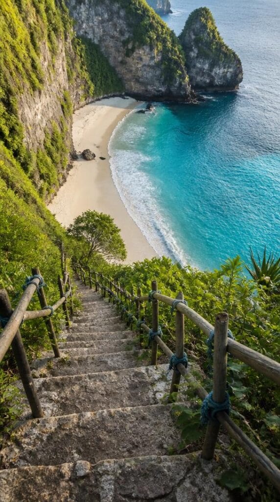 Crique isolée accessible par escalier tropical