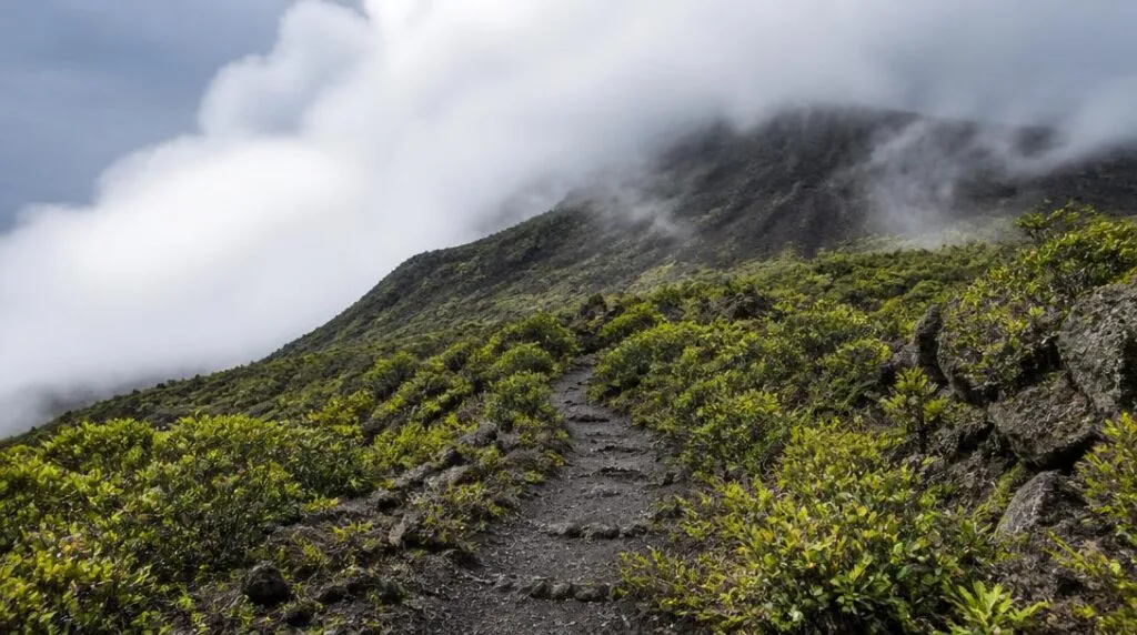 Sentier volcanique pour randonnée Soufrière